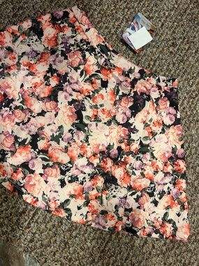Lily White Floral Print Skirt-NWT-L